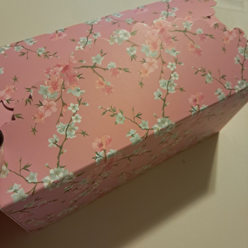 Hand crafted Strawberry(3) Goats Milk Flowers NWT - Picture 6 of 6